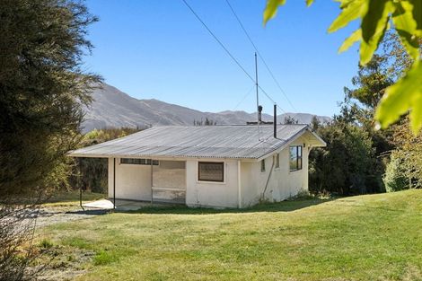 Photo of property in 198 Lakeview Terrace, Lake Hawea, Wanaka, 9382