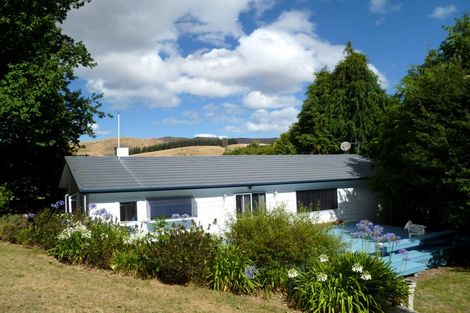 Photo of property in 1664 Kahuranaki Road, Kahuranaki, Havelock North, 4295