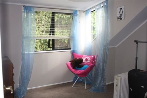 Photo of property in 2/25 Glencoe Road, Browns Bay, Auckland, 0630