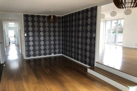 Photo of property in 14 Tiri View Place, Waiake, Auckland, 0630