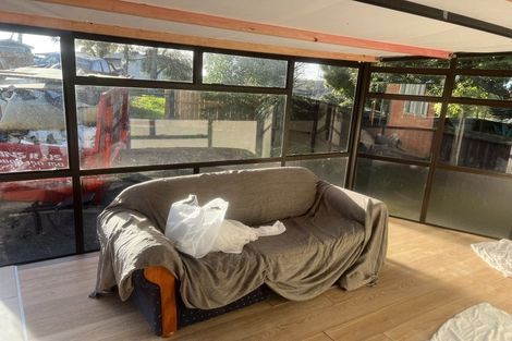 Photo of property in 26 Waimumu Road, Massey, Auckland, 0614