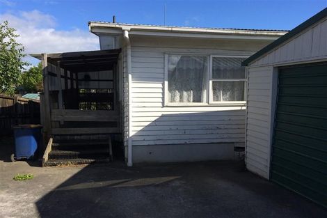 Photo of property in 18a Sylvan Crescent, Te Atatu South, Auckland, 0610