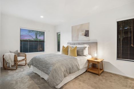 Photo of property in 158b East Coast Road, Forrest Hill, Auckland, 0620