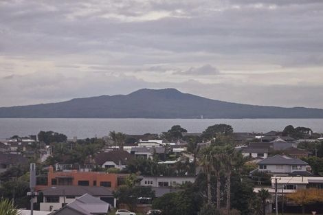 Photo of property in 19 Prospect Terrace, Milford, Auckland, 0620