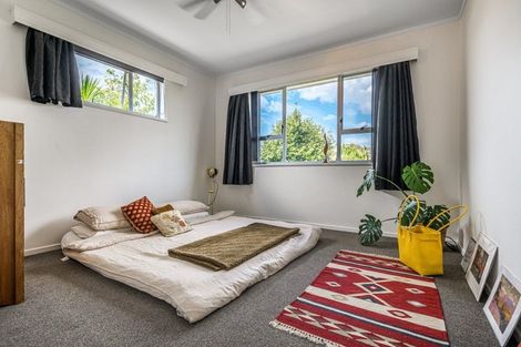 Photo of property in 1/23 Taitua Drive, Te Atatu South, Auckland, 0610