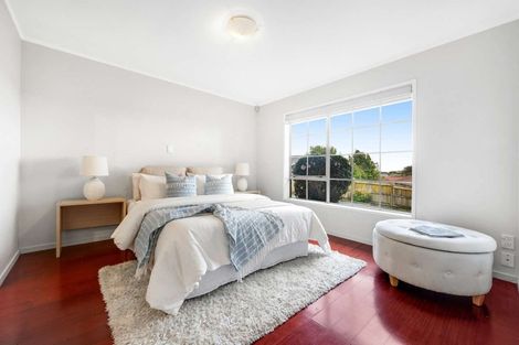 Photo of property in 21 Fieldstone Court, Northpark, Auckland, 2013