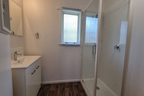 Photo of property in 34 Tiroroa Avenue, Te Atatu South, Auckland, 0610