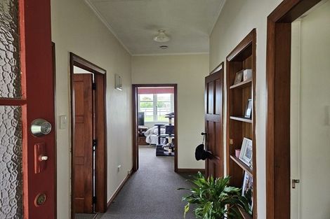 Photo of property in 41 Ihle Street, Terrace End, Palmerston North, 4410