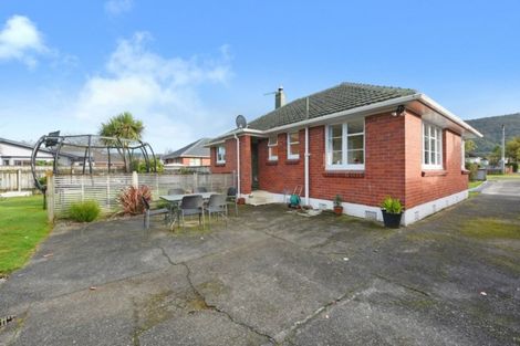 Photo of property in 6 Hazel Street, Ebdentown, Upper Hutt, 5018