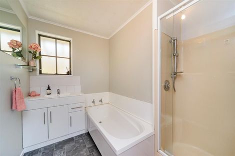 Photo of property in 2 Walton Street, Bulls, 4818