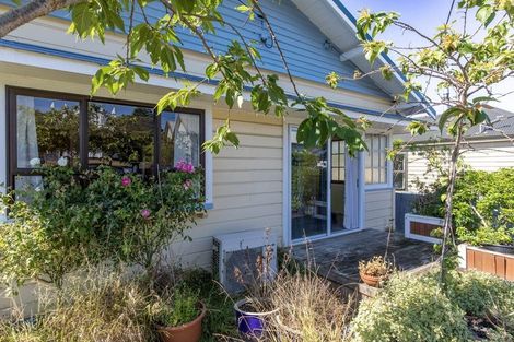 Photo of property in 49 Waverley Street, Waipawa, 4210