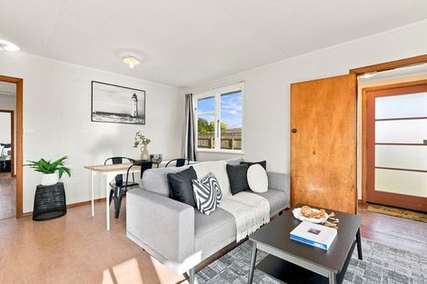 Photo of property in 24 Titoki Street, Castlecliff, Whanganui, 4501