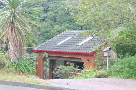 Photo of property in 26 Silverstream Road, Crofton Downs, Wellington, 6035