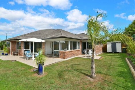 Photo of property in 24 Chesterfield Way, Orewa, 0931