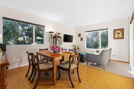 Photo of property in 127 Whangaparaoa Road, Red Beach, 0932