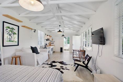 Photo of property in 6 Beresford Street, Russell, 0202