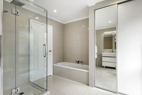 Photo of property in 15 Rangi Avenue, Schnapper Rock, Auckland, 0632