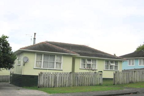 Photo of property in 16 Nandana Drive, Glen Eden, Auckland, 0602