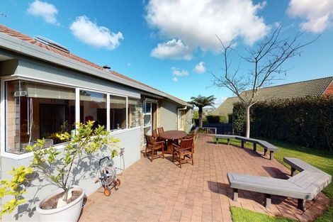 Photo of property in 10 Juliet Place, Forrest Hill, Auckland, 0620