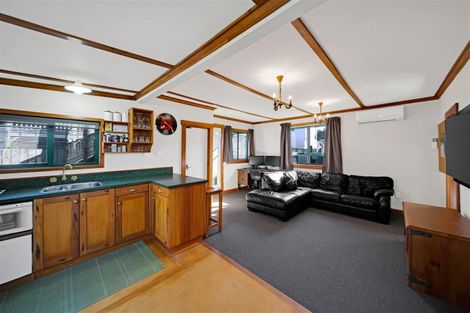 Photo of property in 59 Fifth Avenue, Urenui, 4377