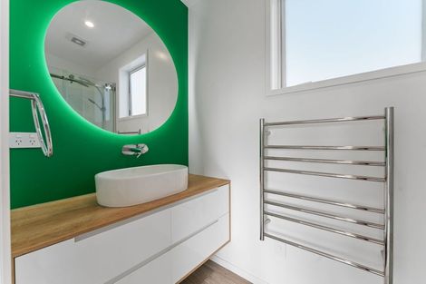 Photo of property in 6 Te Moau Avenue, Parakai, 0830