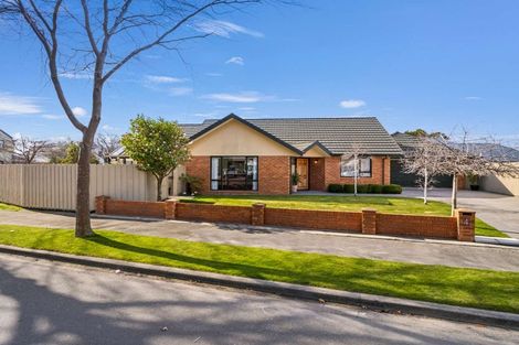 Photo of property in 4 Chesterfield Mews, Russley, Christchurch, 8042