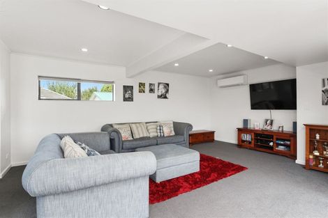 Photo of property in 8 Fitzroy Place, Bishopdale, Christchurch, 8053