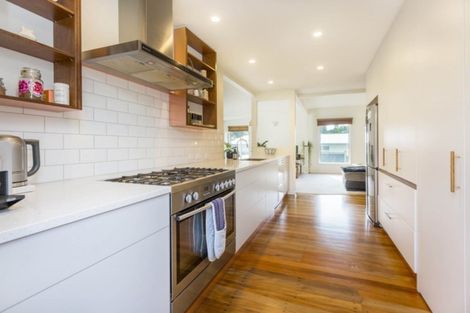 Photo of property in 64 Pinehaven Road, Pinehaven, Upper Hutt, 5019