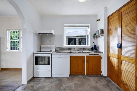 Photo of property in 5 Watene Crescent, Waitara, 4320