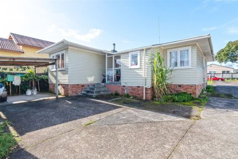 Photo of property in 9 Stephen Avenue, Henderson, Auckland, 0610