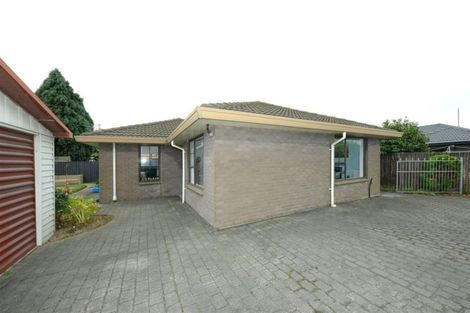 Photo of property in 2/5 Peebles Drive, Hei Hei, Christchurch, 8042