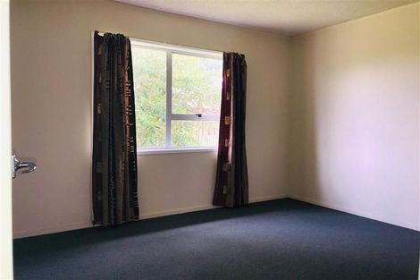 Photo of property in 2/76 Millbrook Road, Henderson, Auckland, 0612