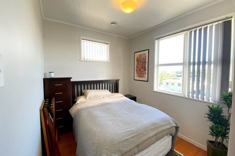 Photo of property in 17 Thomas Avenue, Te Atatu Peninsula, Auckland, 0610