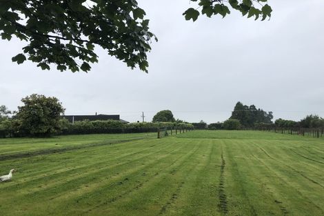 Photo of property in 420 Tararua Road, Levin, 5571