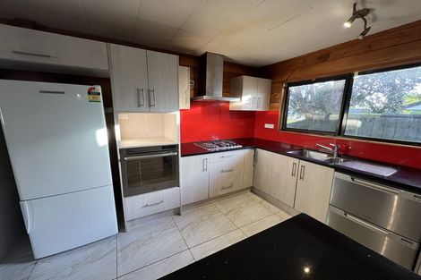 Photo of property in 6 Gardone Terrace, Conifer Grove, Takanini, 2112