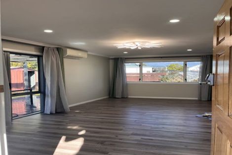 Photo of property in 17 Tuakiri Street, Point England, Auckland, 1072