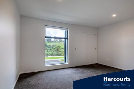 Photo of property in 4 Tuputupu Drive, Kumeu, 0810