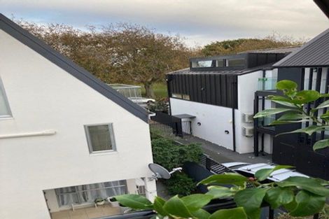 Photo of property in 8/32 Cranmer Square, Christchurch Central, Christchurch, 8013