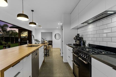 Photo of property in 8 Senecio Way, Papamoa Beach, Papamoa, 3118