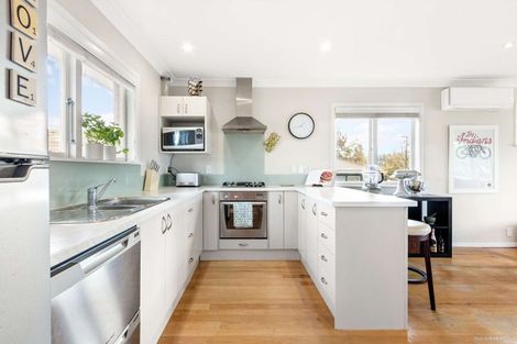 Photo of property in 14 Challinor Street, Pakuranga, Auckland, 2010