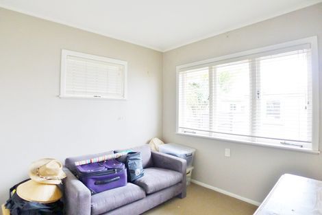 Photo of property in 3/6 Corrella Road, Belmont, Auckland, 0622