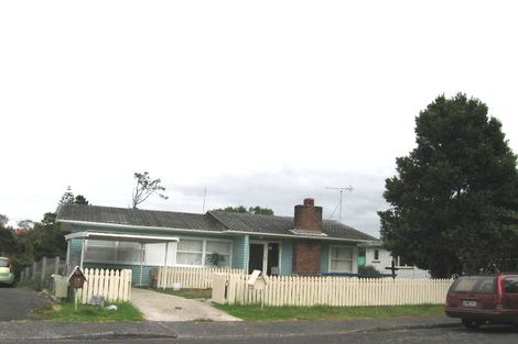 Photo of property in 1/15 Hellyers Street, Birkdale, Auckland, 0626