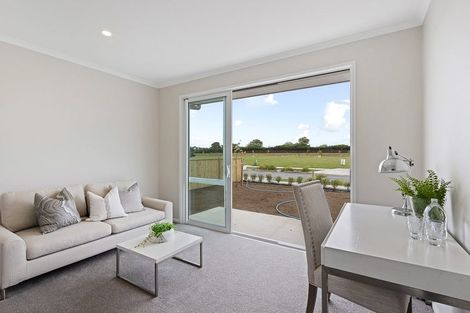 Photo of property in 35 Hayfield Way, Karaka, Papakura, 2113