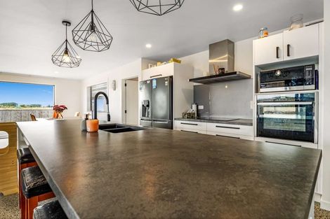 Photo of property in 6 Mcwatters Drive, Ngatea, 3503