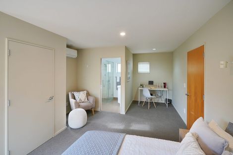 Photo of property in 120 Lonsdale Street, New Brighton, Christchurch, 8083