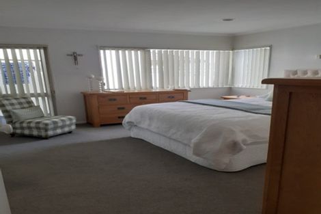 Photo of property in 12 Shelter Grove, Frankleigh Park, New Plymouth, 4310