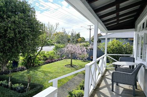 Photo of property in 108 Waikawa Road, Picton, 7220