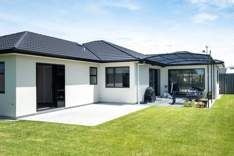 Photo of property in 16 Rotoiti Way, Poraiti, Napier, 4112