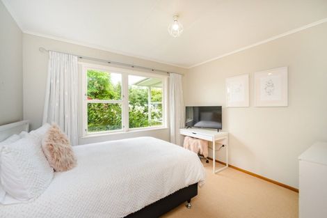 Photo of property in 17 Aranui Road, Kairanga, Palmerston North, 4475