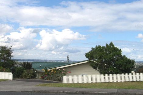 Photo of property in 109 Luckens Road, West Harbour, Auckland, 0618